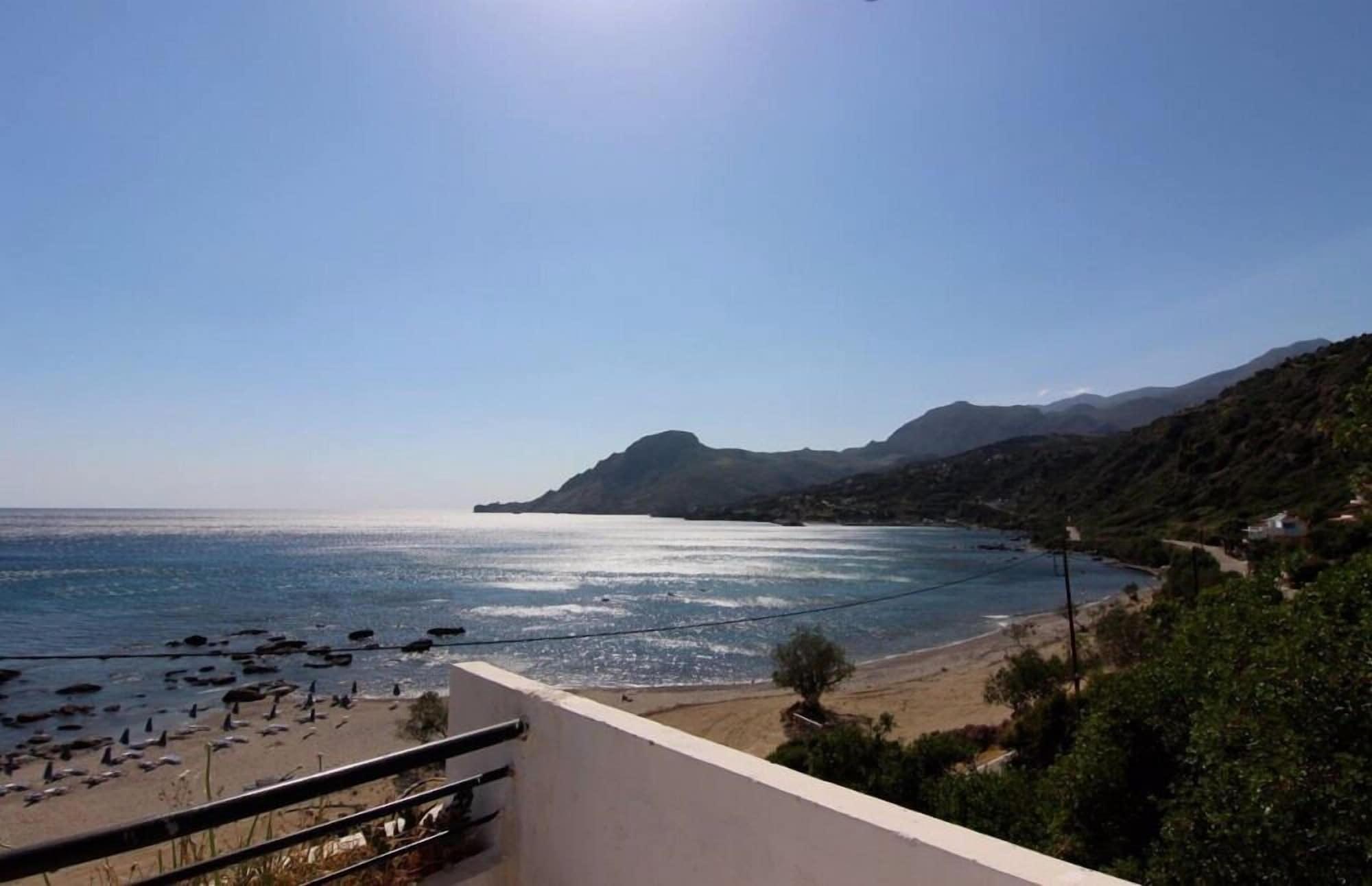 פלאקיאס Creta Mare Hotel מראה חיצוני תמונה