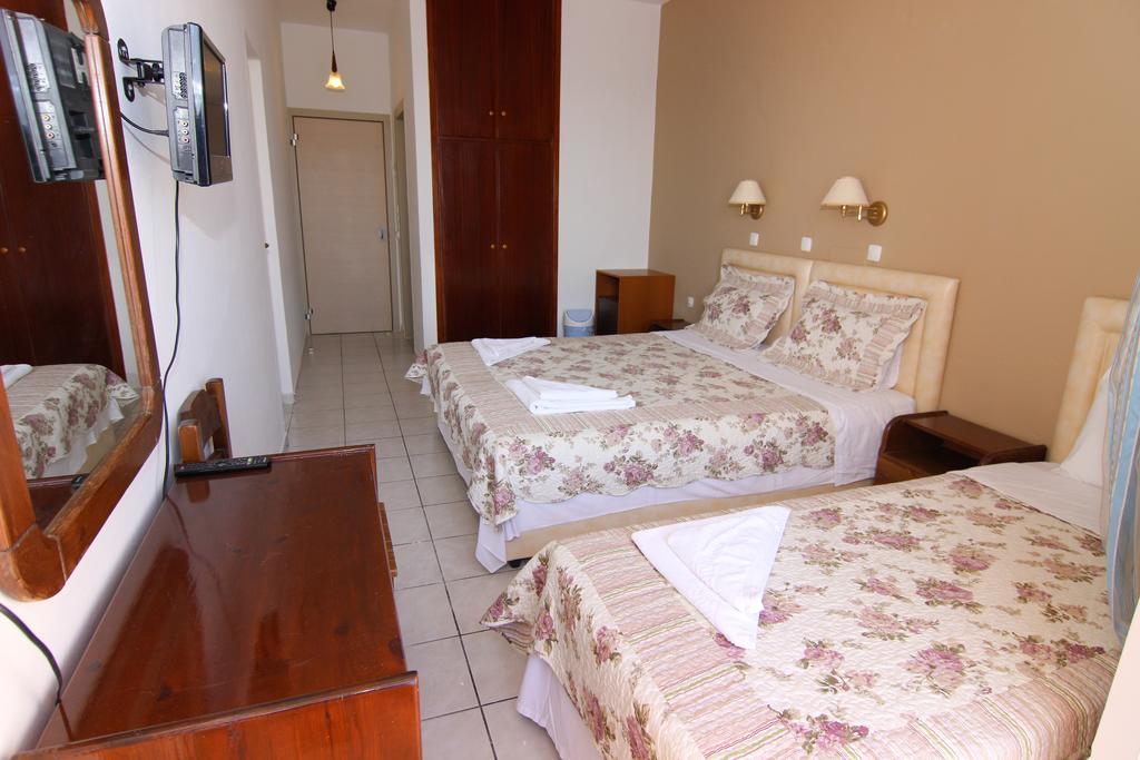 פלאקיאס Creta Mare Hotel מראה חיצוני תמונה