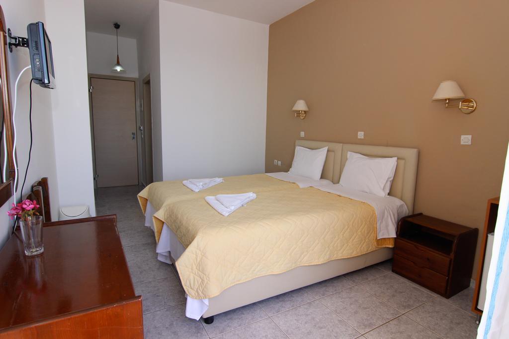 פלאקיאס Creta Mare Hotel מראה חיצוני תמונה