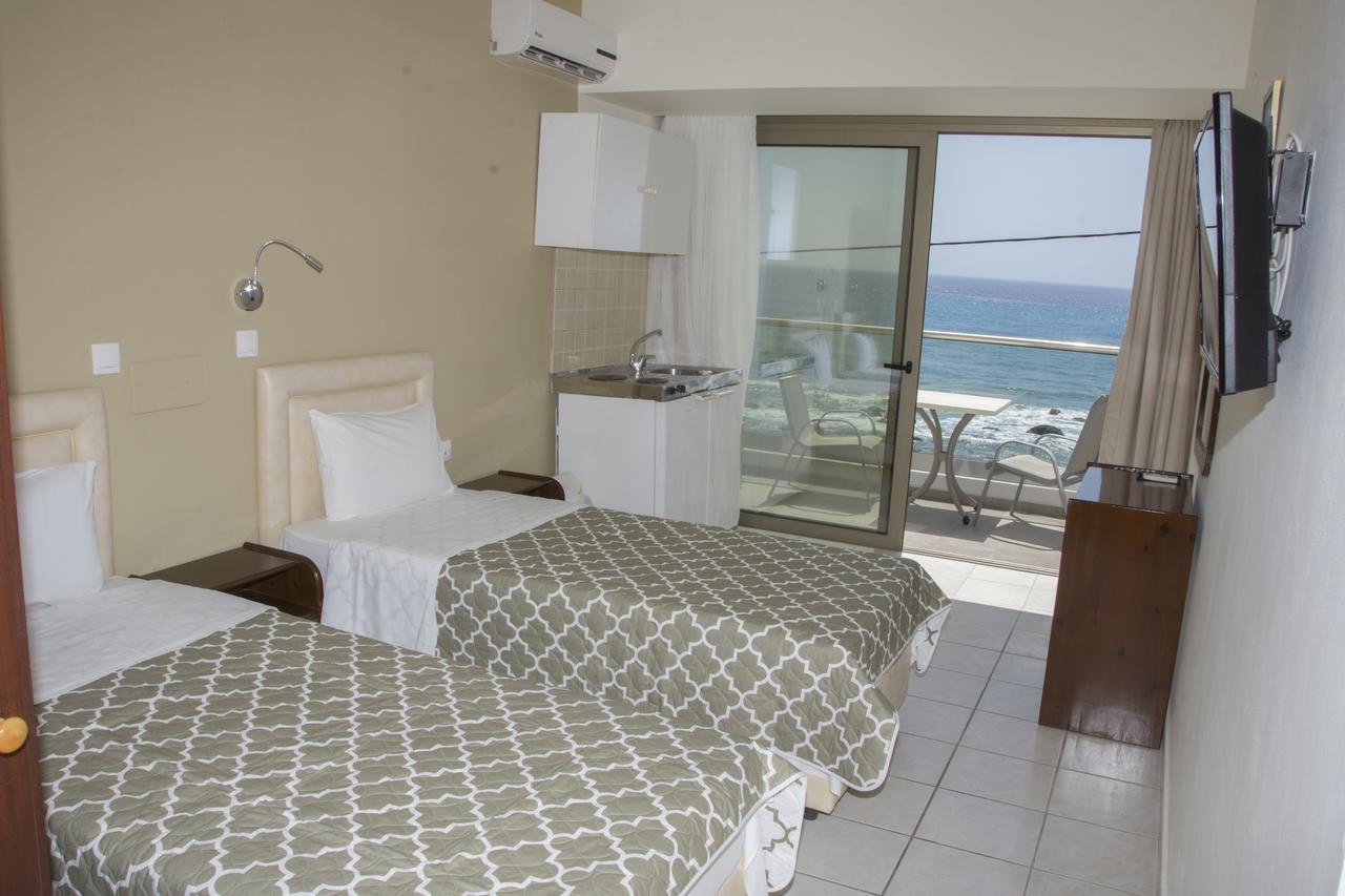 פלאקיאס Creta Mare Hotel מראה חיצוני תמונה