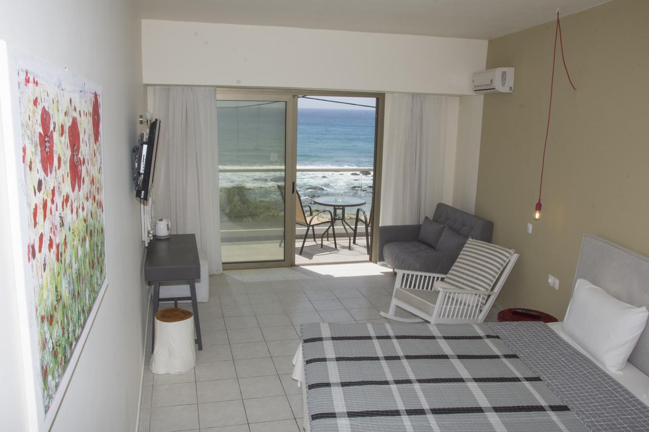 פלאקיאס Creta Mare Hotel מראה חיצוני תמונה